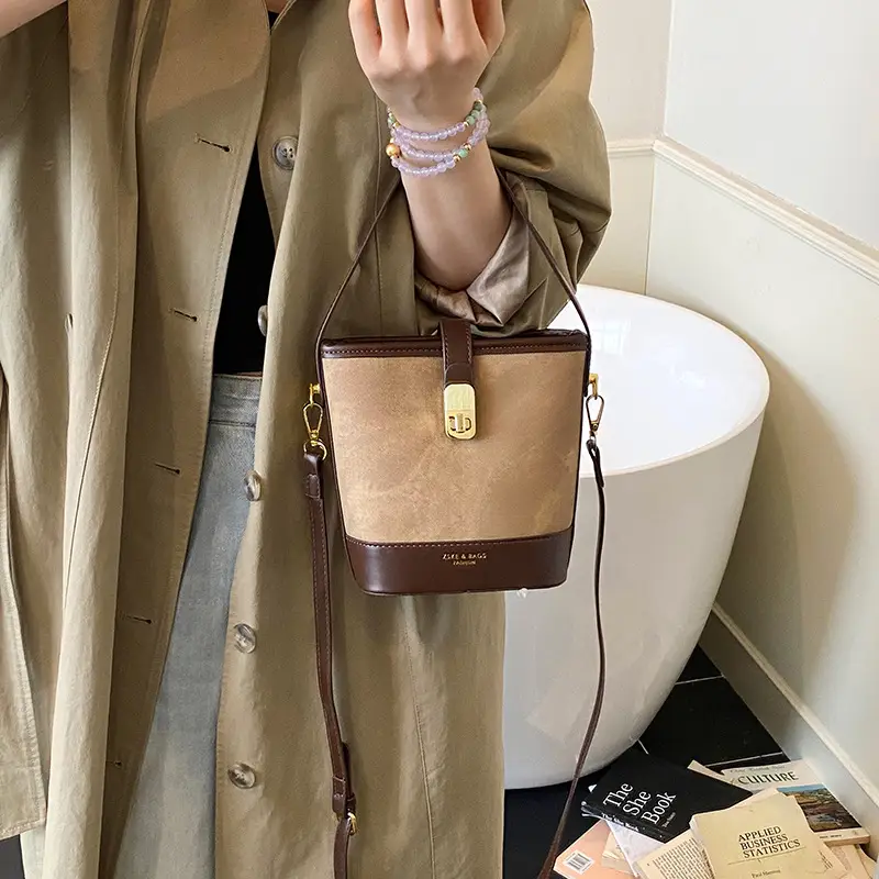 Women Retro Casual Shoulder Bag 2025 Niche Design - Image 9