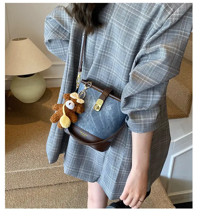 Women Retro Casual Shoulder Bag 2025 Niche Design — feature 3