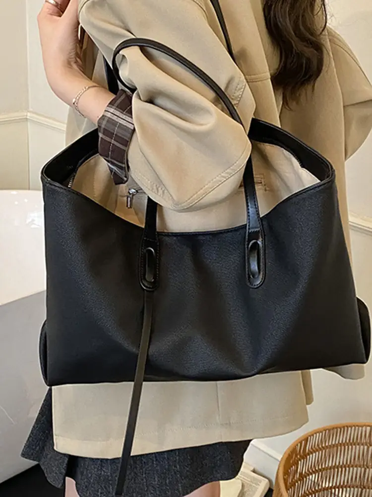 Women's Black Leather Shoulder Bag 2025 New Retro Style - Image 9