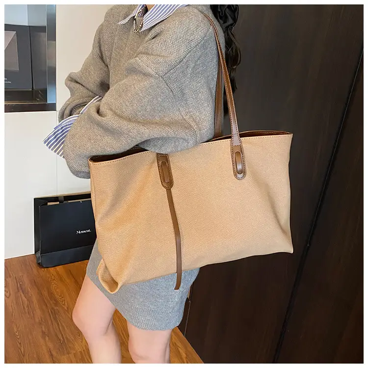 Women's Black Leather Shoulder Bag 2025 New Retro Style — feature 19