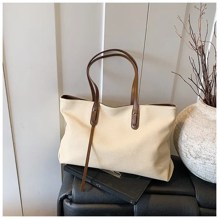 Women's Black Leather Shoulder Bag 2025 New Retro Style — feature 28
