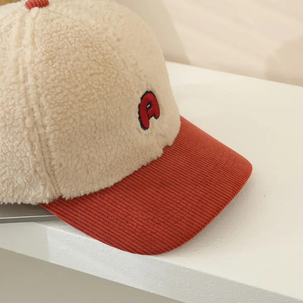 Women Korean Style Beige Red Cap Winter Cap — feature 3
