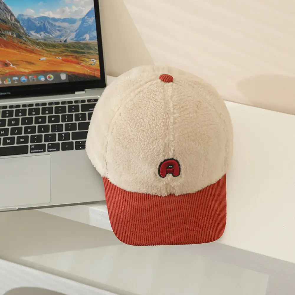 Women Korean Style Beige Red Cap Winter Cap — feature 4