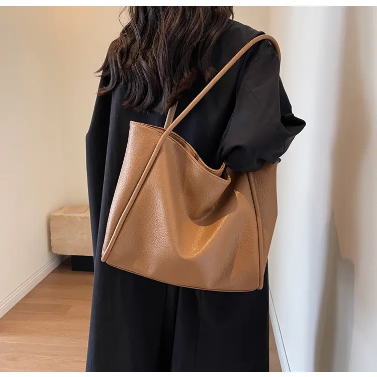 Black Crossbody Shoulder Bag for Women 2025 — feature 19