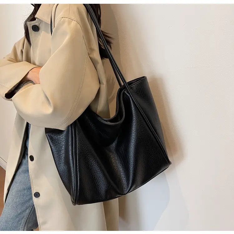 Black Crossbody Shoulder Bag for Women 2025 — feature 21