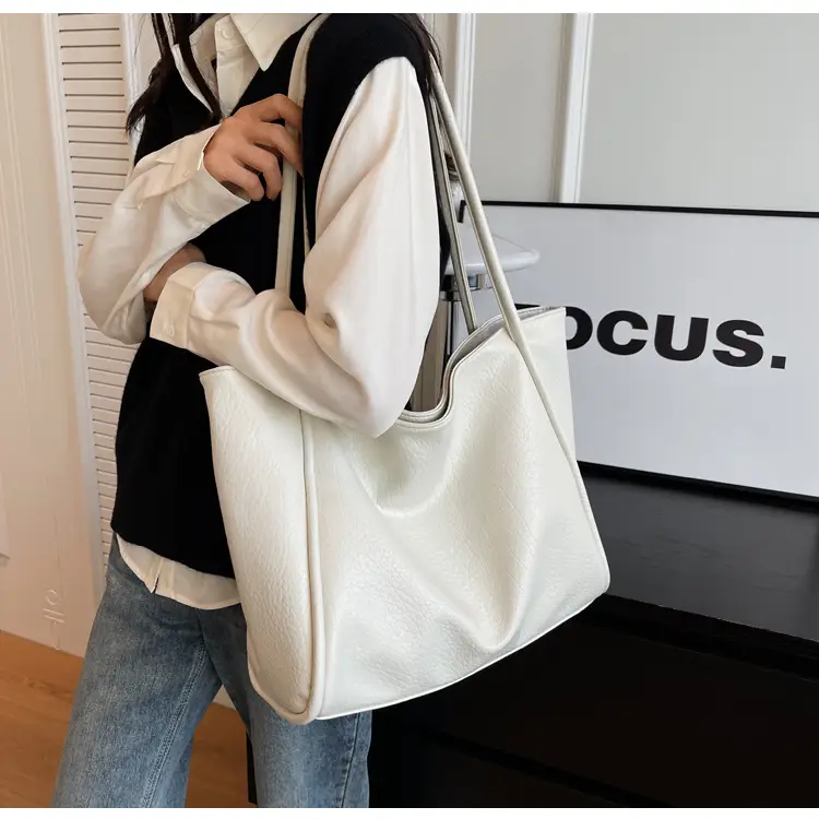 Black Crossbody Shoulder Bag for Women 2025 — feature 24