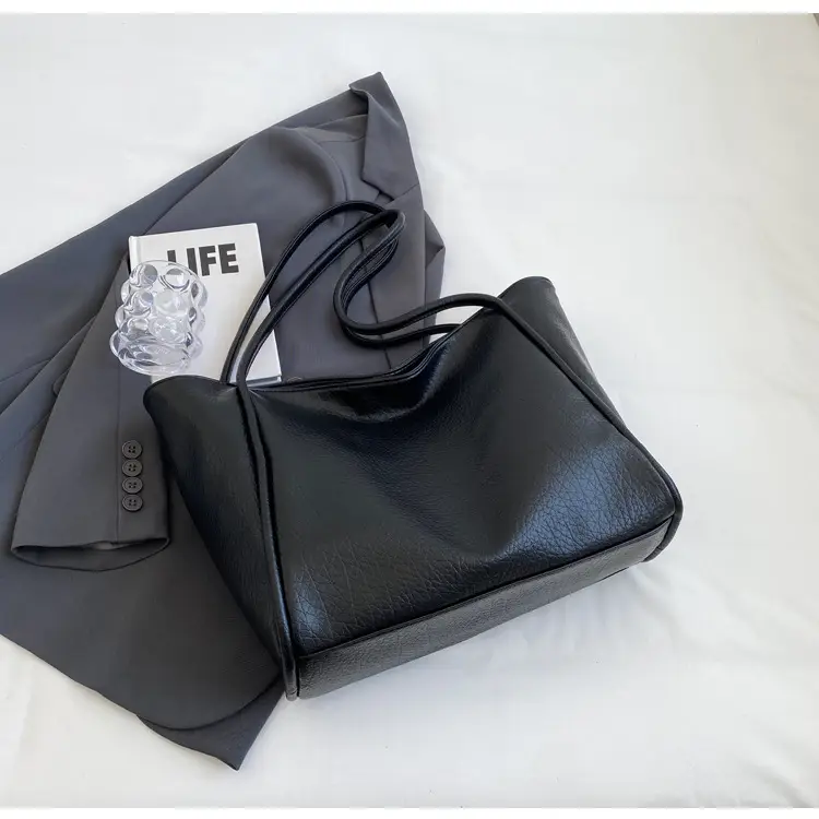 Black Crossbody Shoulder Bag for Women 2025 — feature 26