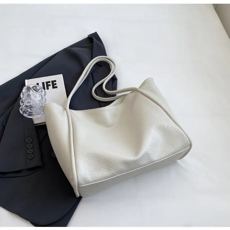 Black Crossbody Shoulder Bag for Women 2025 — feature 27
