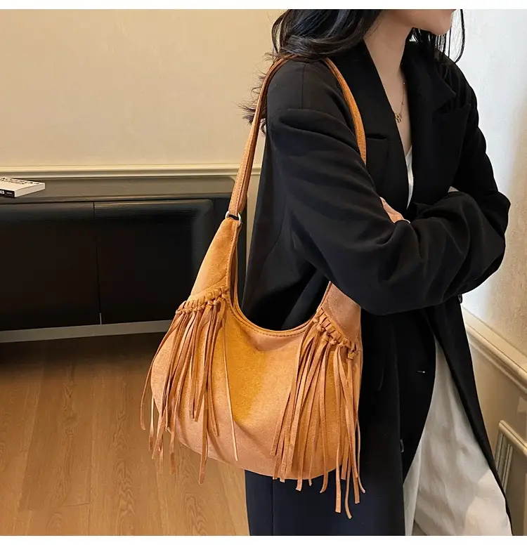 Tan Tassel Shoulder Bag for Women Large Capacity — feature 17