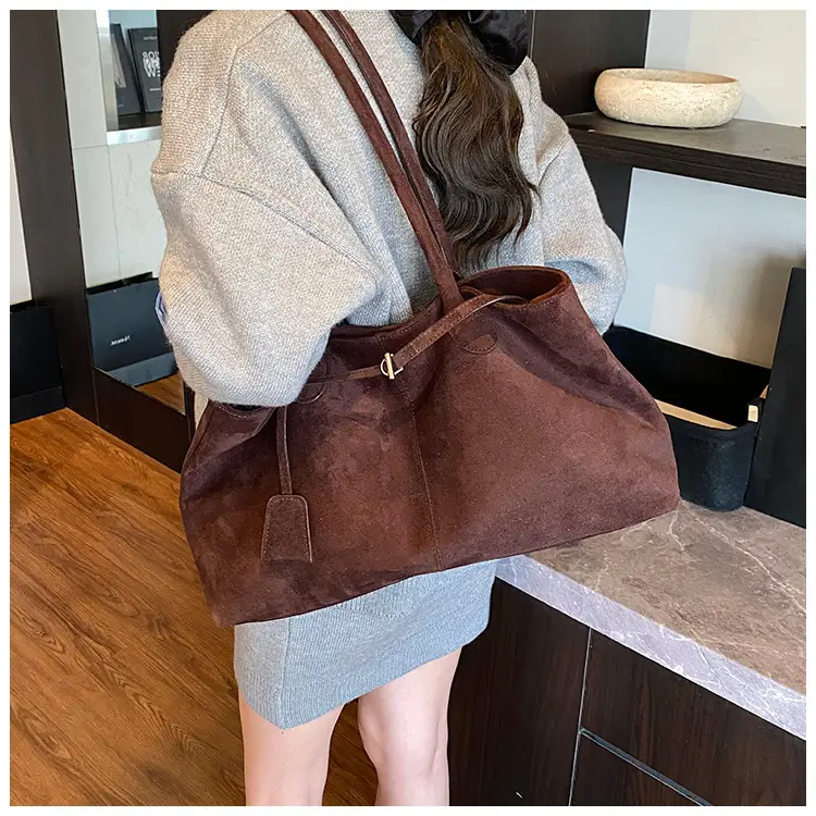 Women Large Capacity Tan Leather Tote Bag 2025 — feature 11