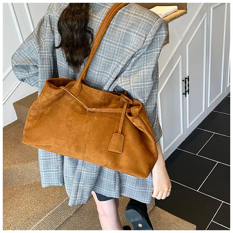 Women Large Capacity Tan Leather Tote Bag 2025 — feature 20
