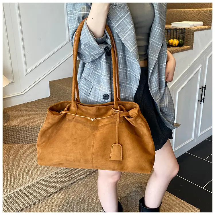 Women Large Capacity Tan Leather Tote Bag 2025 — feature 21