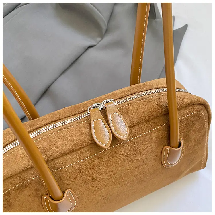 Women's Tan Leather Shoulder Bag with Gold Handles — feature 12