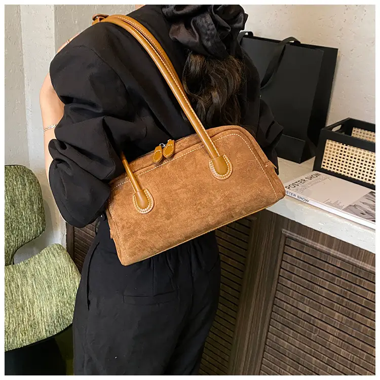Women's Tan Leather Shoulder Bag with Gold Handles — feature 4