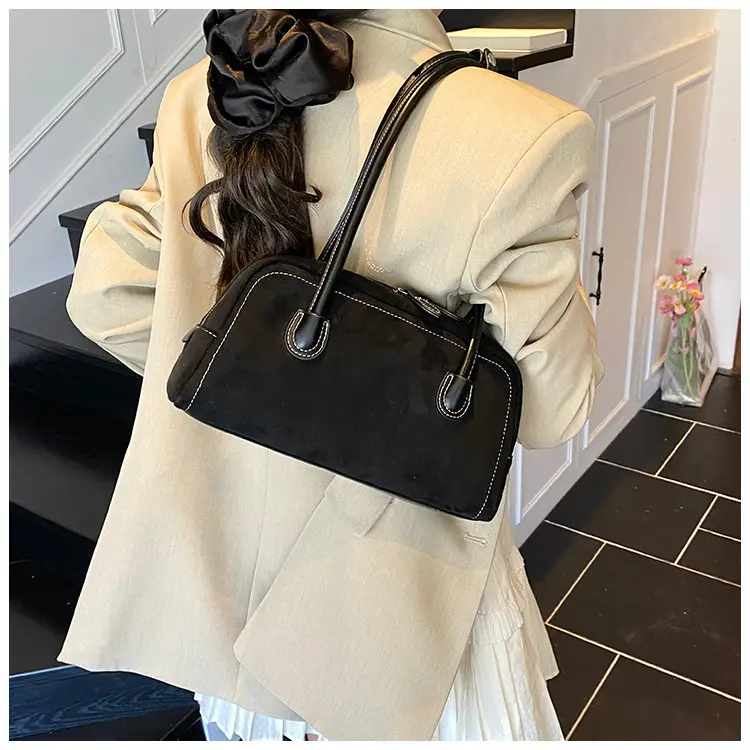 Women's Tan Leather Shoulder Bag with Gold Handles — feature 6