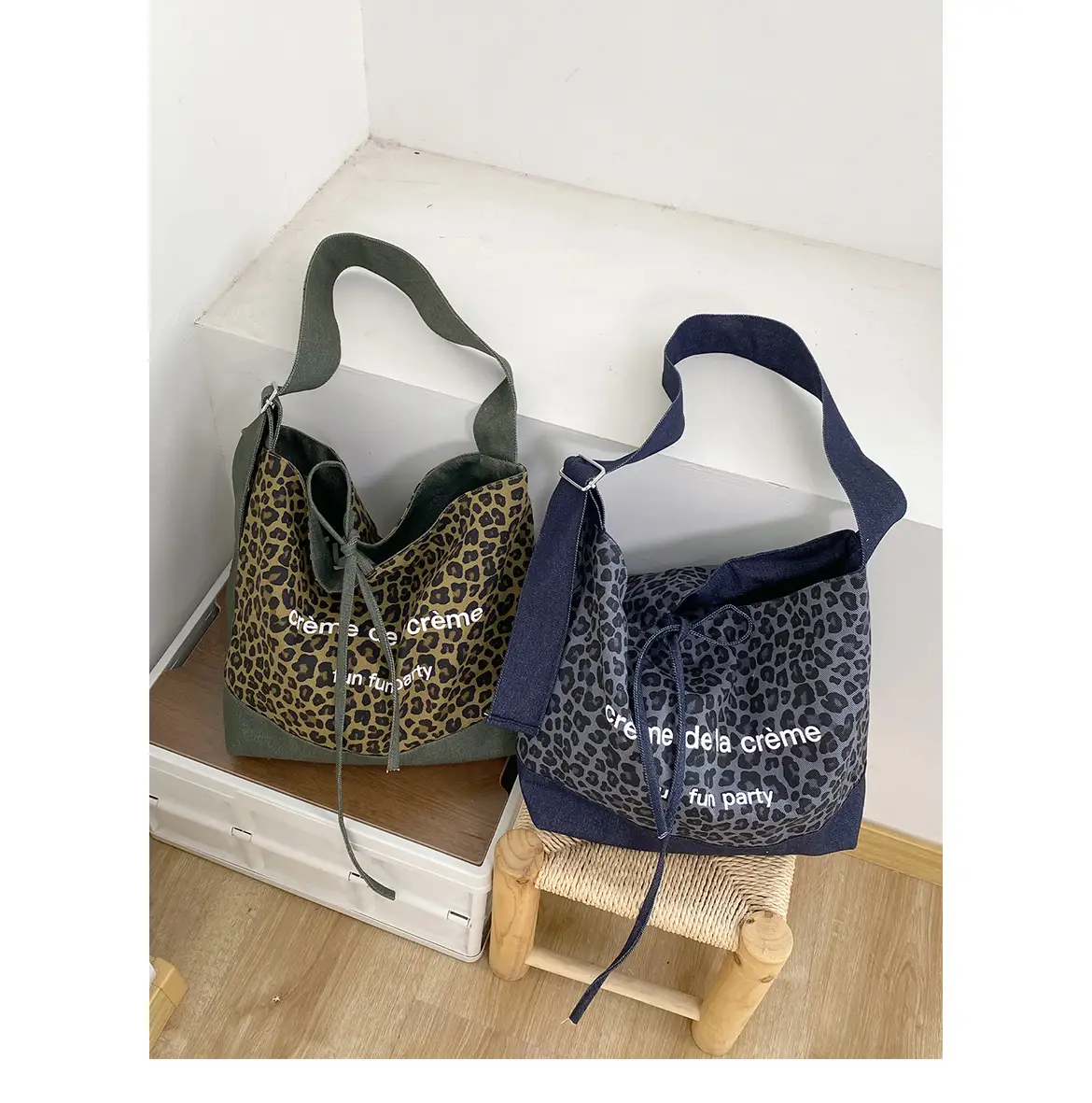 Retro Leopard Print Denim Tote Bag Double Sided Large Capacity — feature 1