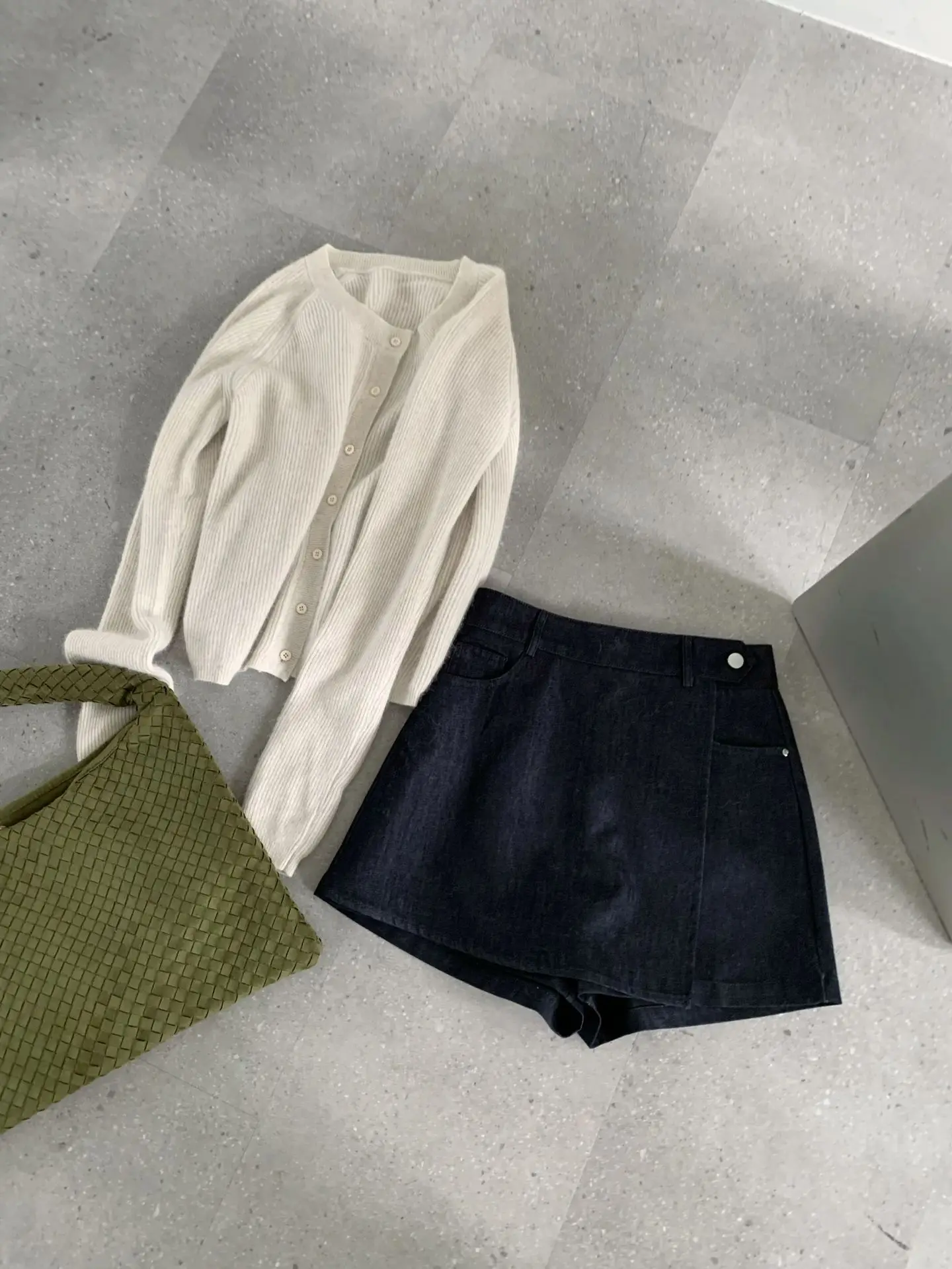Women Retro Dark Blue A-Line Skirt with High Waist — feature 7