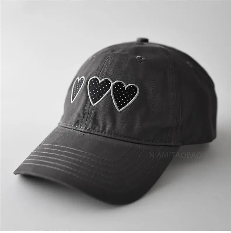 Maroon Heart Embroidered Baseball Cap Unisex Casual Sunshade — feature 1