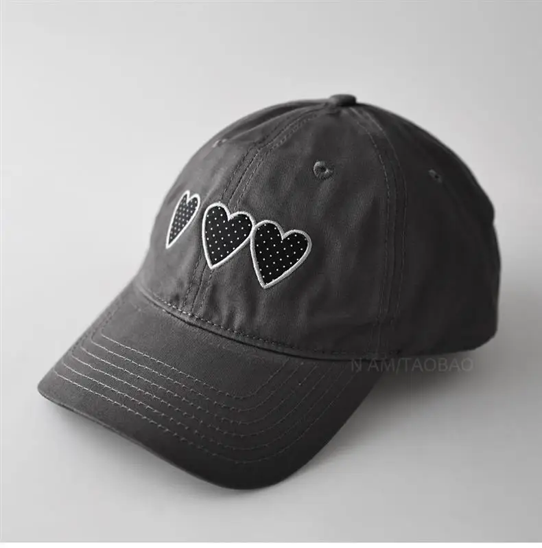 Maroon Heart Embroidered Baseball Cap Unisex Casual Sunshade — feature 4