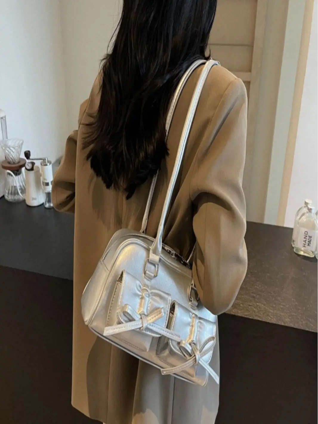 Black High-Looking Crossbody Bag for Women - Image 9