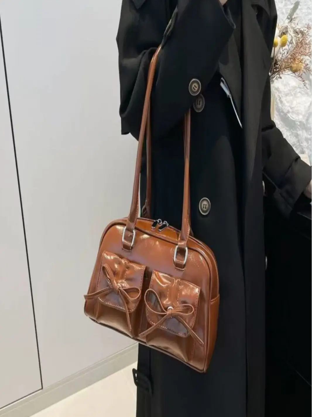 Black High-Looking Crossbody Bag for Women - Image 11