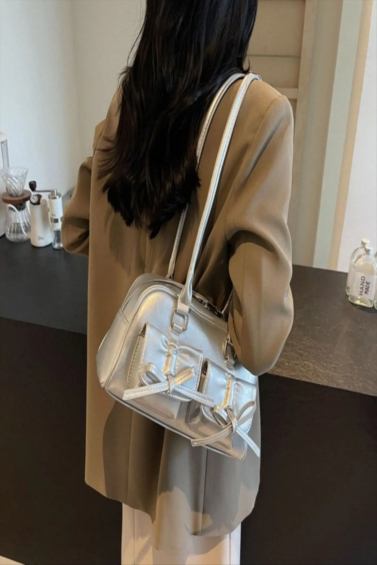 Black High-Looking Crossbody Bag for Women — feature 7