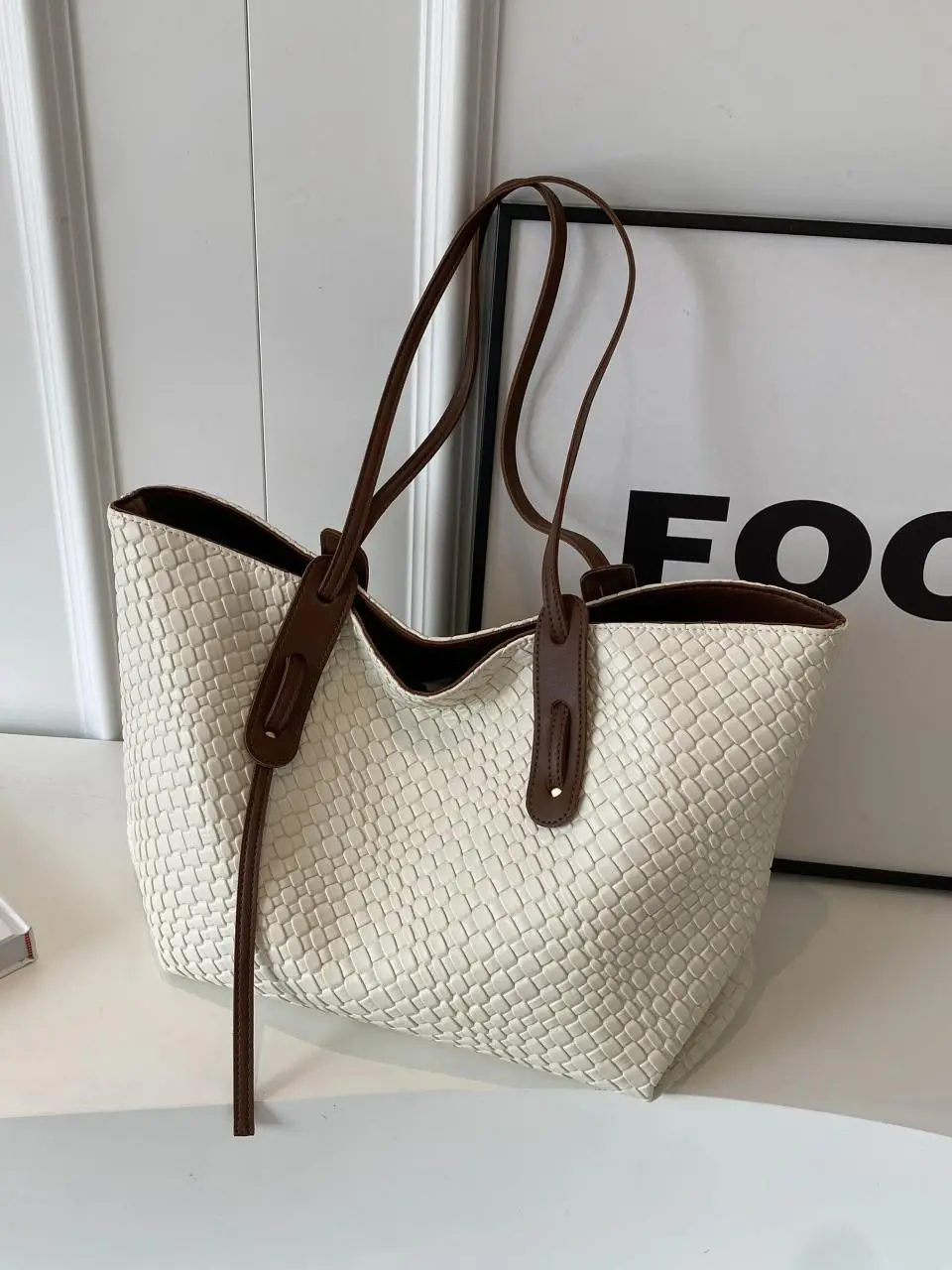 Black Crocodile Texture Shoulder Bag for Women - Image 8