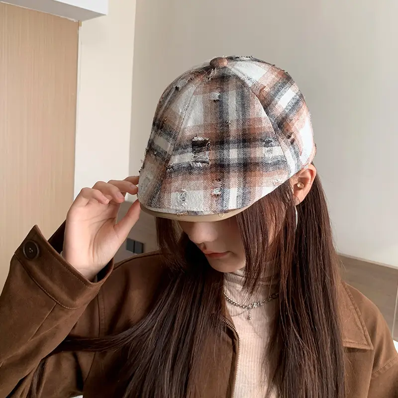 Hong Kong Style Retro Plaid Ripped Hat — feature 21