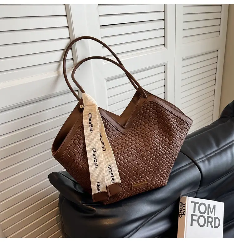 Retro Cross-Border Armpit Bag Women Brown 2025 — feature 26