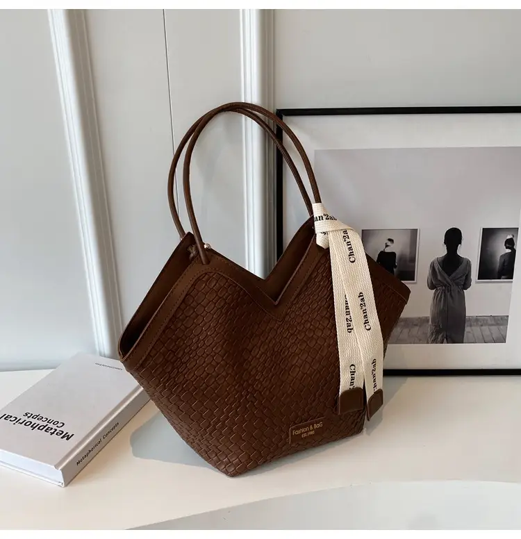 Retro Cross-Border Armpit Bag Women Brown 2025 — feature 27