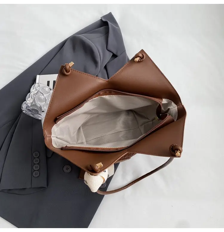 Retro Cross-Border Armpit Bag Women Brown 2025 — feature 9