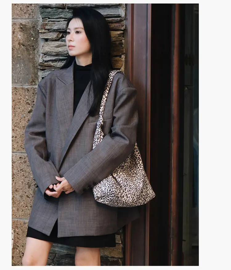 Leopard Print Tote Bag Women Retro Shoulder Bag 2026 — feature 12