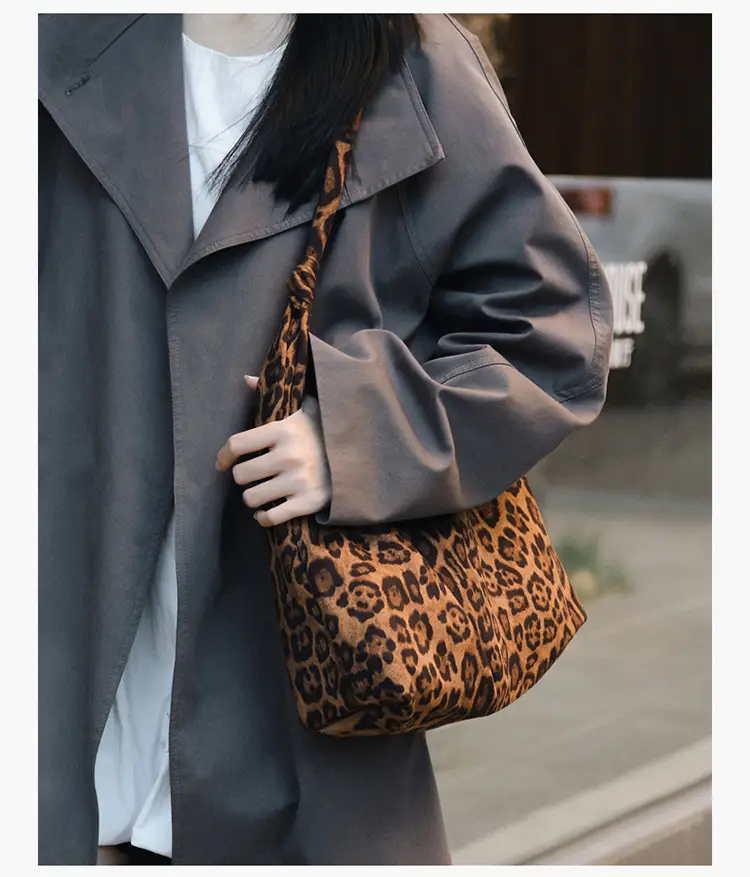 Leopard Print Tote Bag Women Retro Shoulder Bag 2026 — feature 15