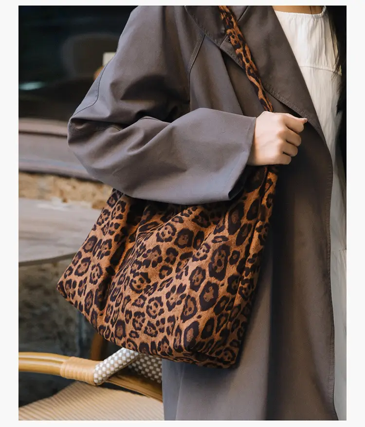 Leopard Print Tote Bag Women Retro Shoulder Bag 2026 — feature 18
