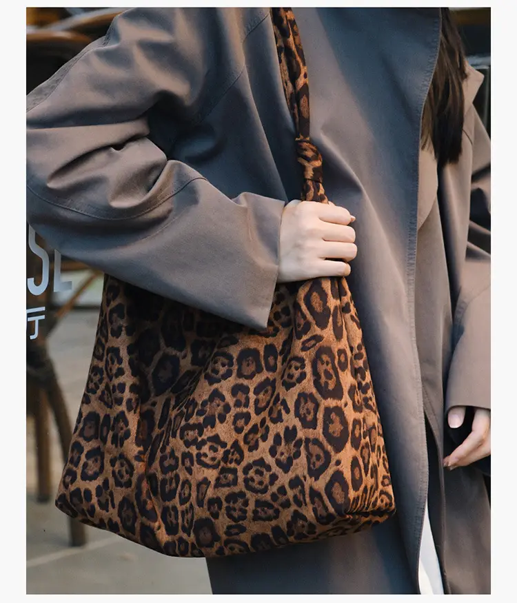 Leopard Print Tote Bag Women Retro Shoulder Bag 2026 — feature 20