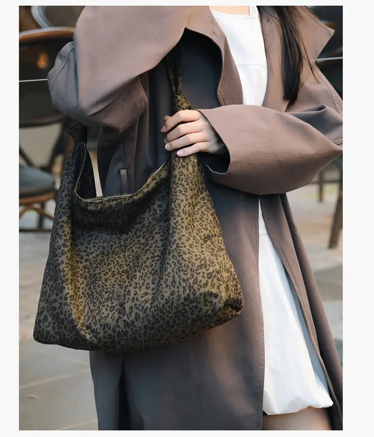 Leopard Print Tote Bag Women Retro Shoulder Bag 2026 — feature 26