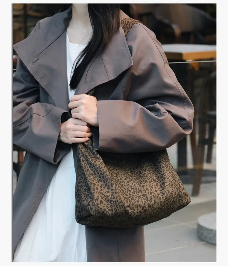 Leopard Print Tote Bag Women Retro Shoulder Bag 2026 — feature 27