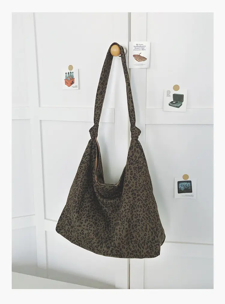 Leopard Print Tote Bag Women Retro Shoulder Bag 2026 — feature 32