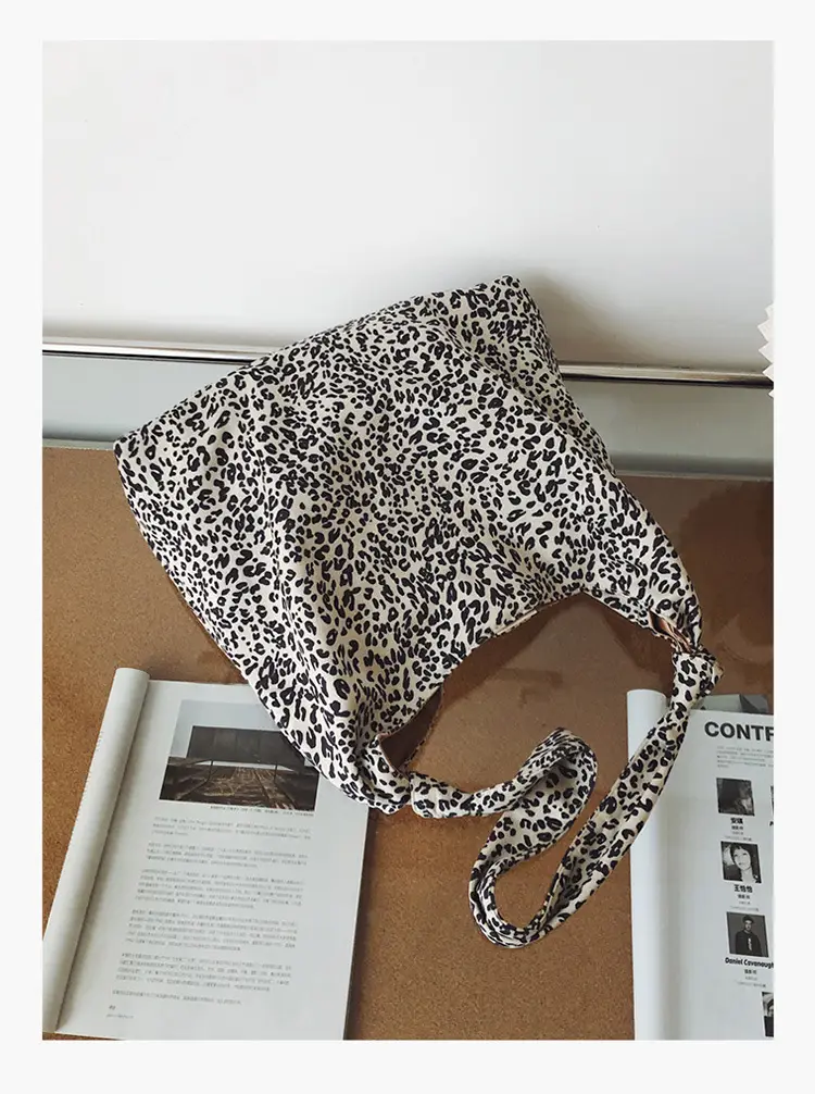 Leopard Print Tote Bag Women Retro Shoulder Bag 2026 — feature 40
