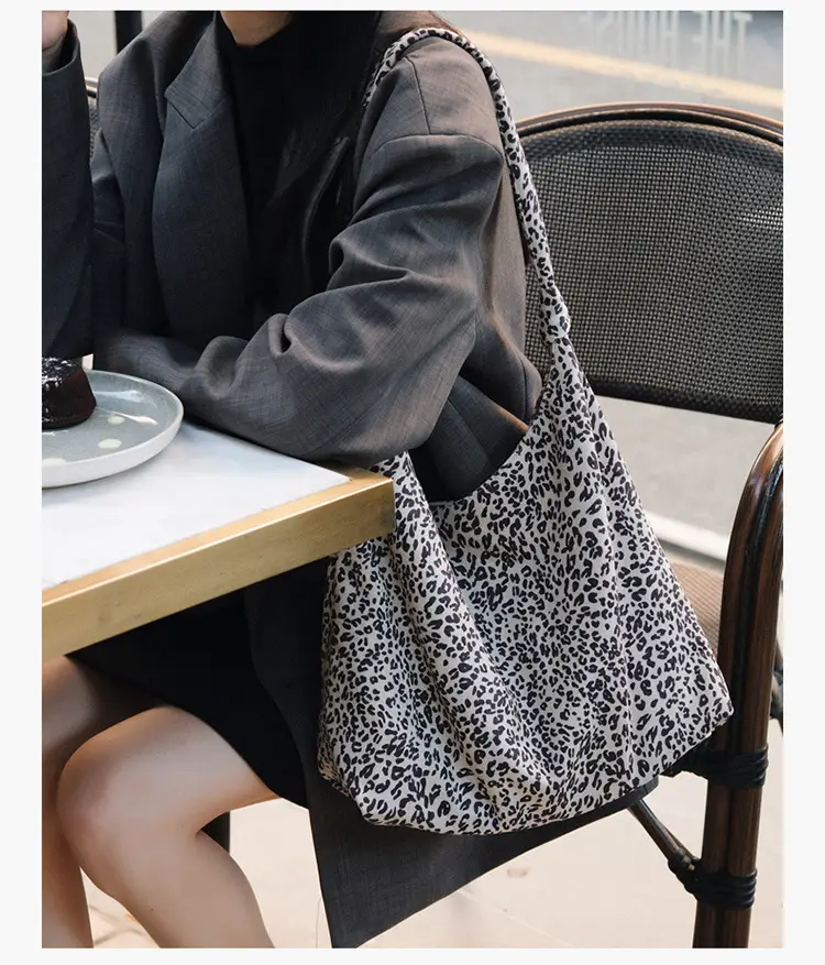 Leopard Print Tote Bag Women Retro Shoulder Bag 2026 — feature 9