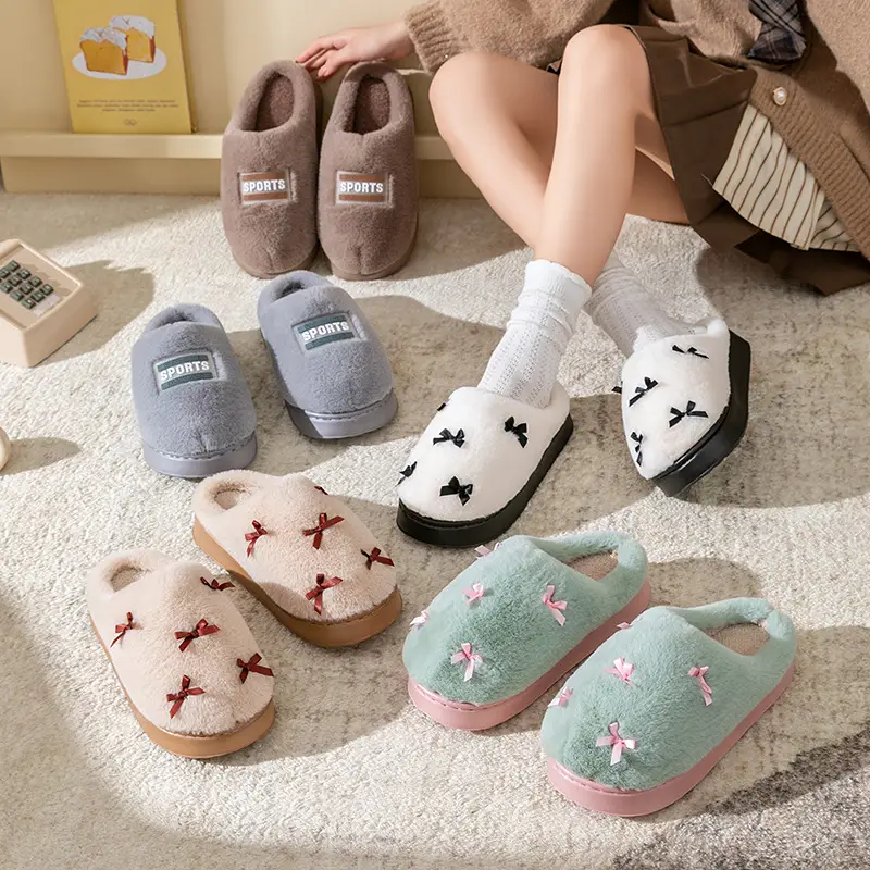 Lightweight Cotton Slippers with a Stepping-On-Poop Sensation, Suitable for Autumn and Winter Indoor Use in the Home and Living Room, with Plush Lining, Thick Soles, Warm, for Couples, Postpartum, and Furry Slippers