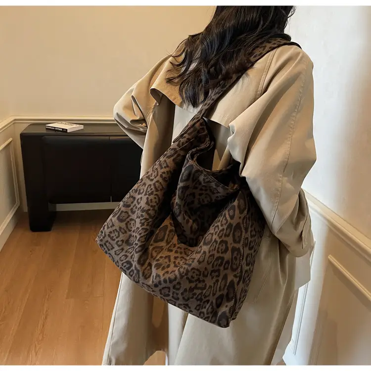Leopard Print Large Capacity Women's Shoulder Bag — feature 19