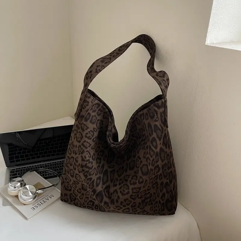 Leopard Print Large Capacity Women's Shoulder Bag - Image 3