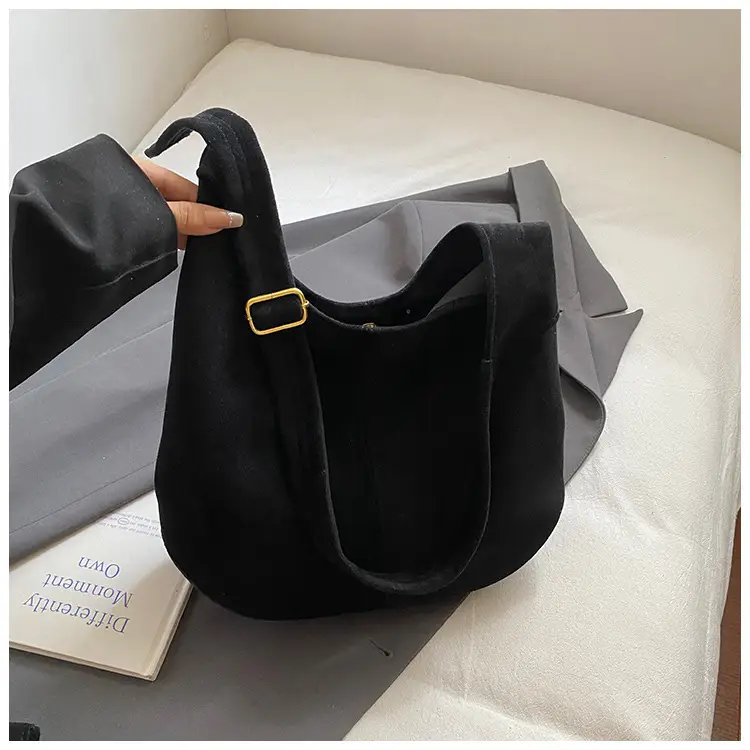 Brown Leather Shoulder Bag Large Capacity Women's Armpit Bag — feature 16