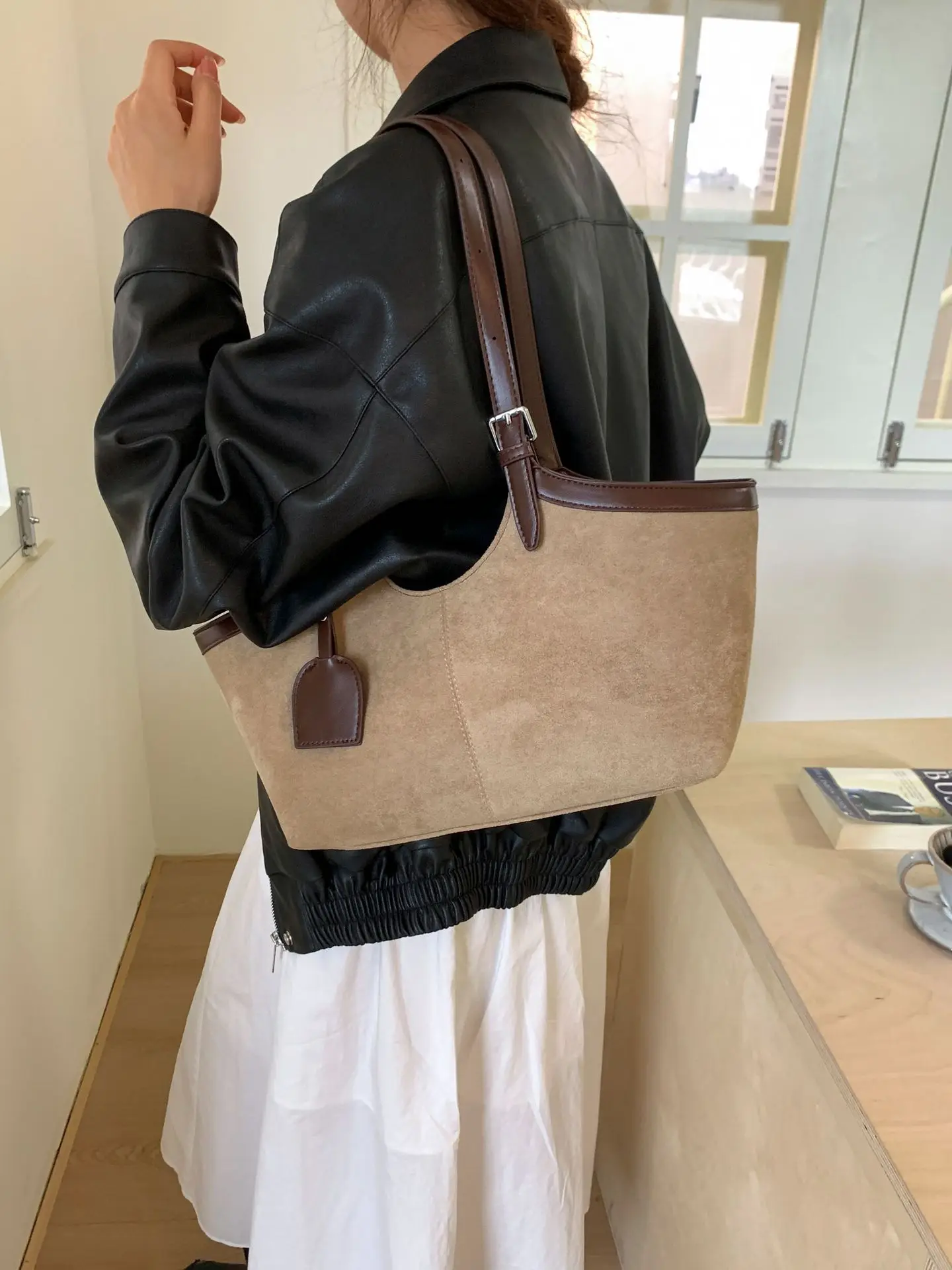 Women's Cross-Border Shoulder Bag Large Capacity Tan - Image 7
