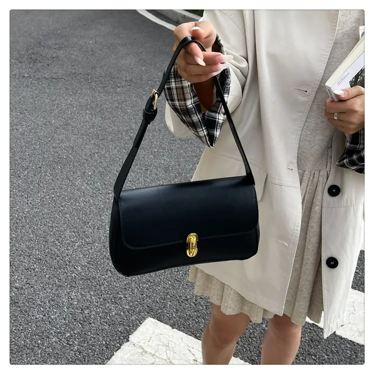 Korean Style Women's Pink Black White Shoulder Bag — feature 26