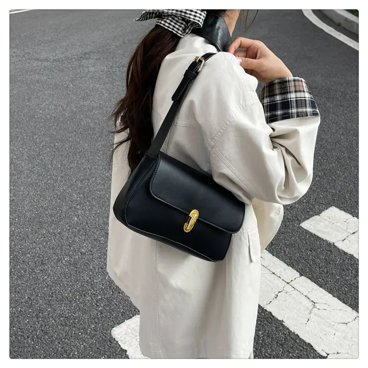 Korean Style Women's Pink Black White Shoulder Bag — feature 27