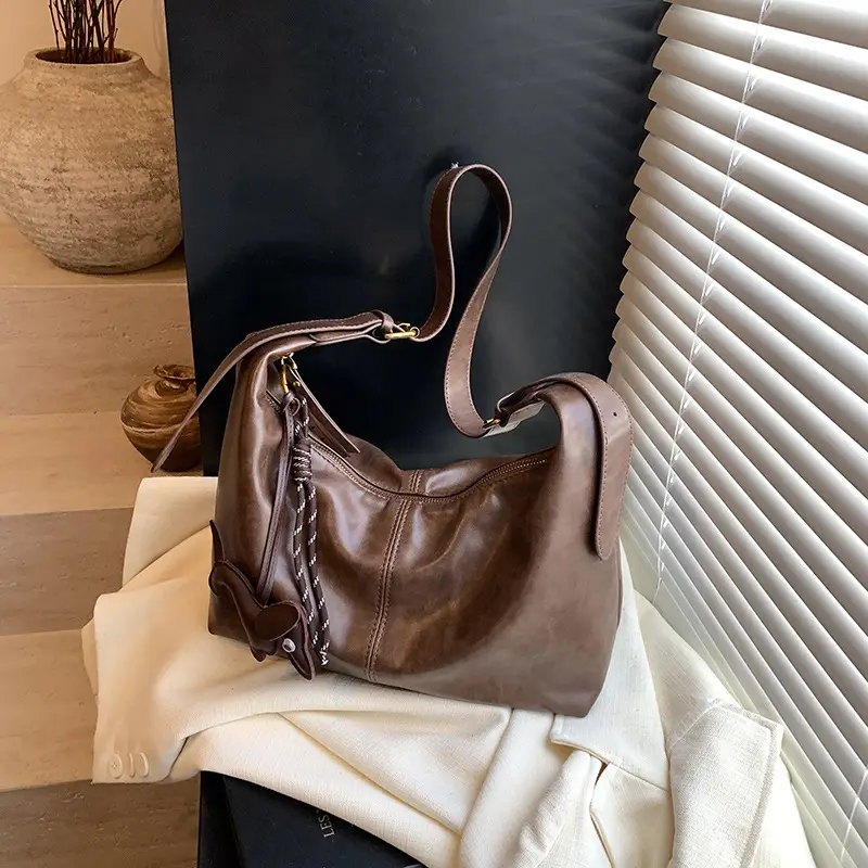 Vintage Women's Black Leather Shoulder Bag 2025 - Image 3