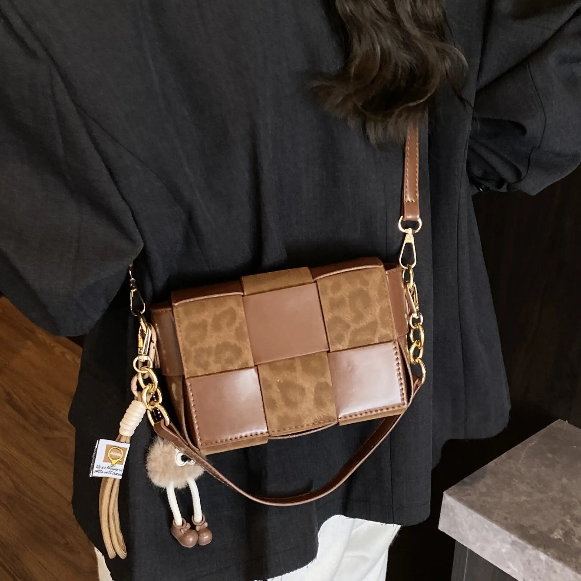 Korean Version Niche Color-Blocking Woven Small Square Bag 2025 New - Image 13