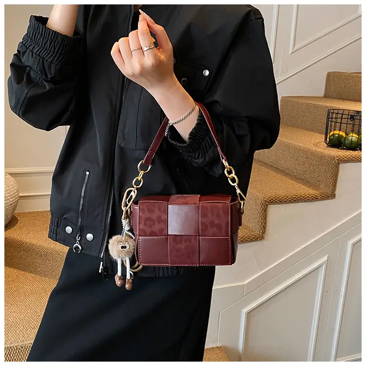Korean Version Niche Color-Blocking Woven Small Square Bag 2025 New — feature 15